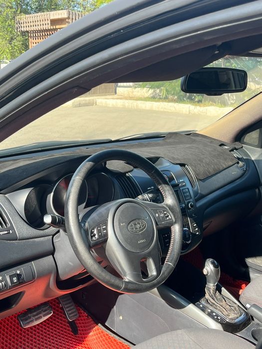 Kia cerato 2 2011