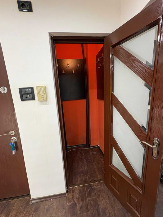 Inchiriez apartament 3 camere
