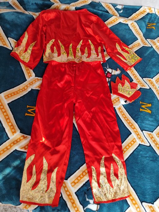 Продам новогодний костюм