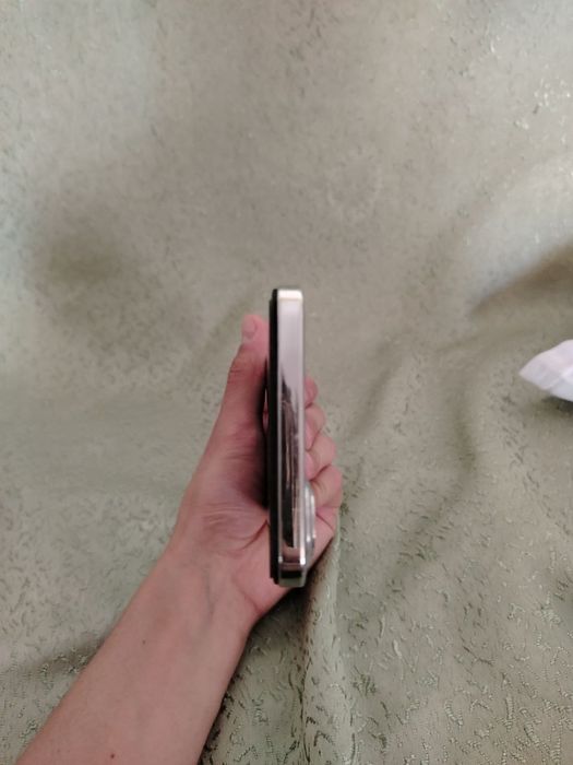 VIVO v40 lite 256 / 12 gb