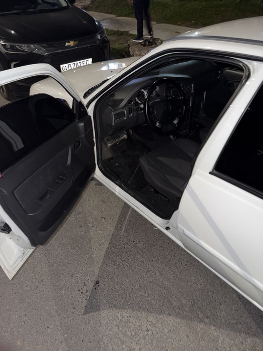 Nexia 2.  1.6 oq rang super kondicioner  204.000 probeg. Gaz yoq