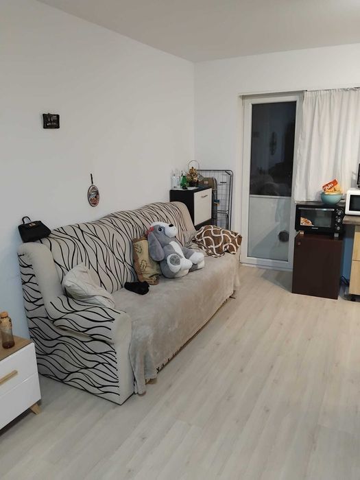 Închiriez garsonieră duplex