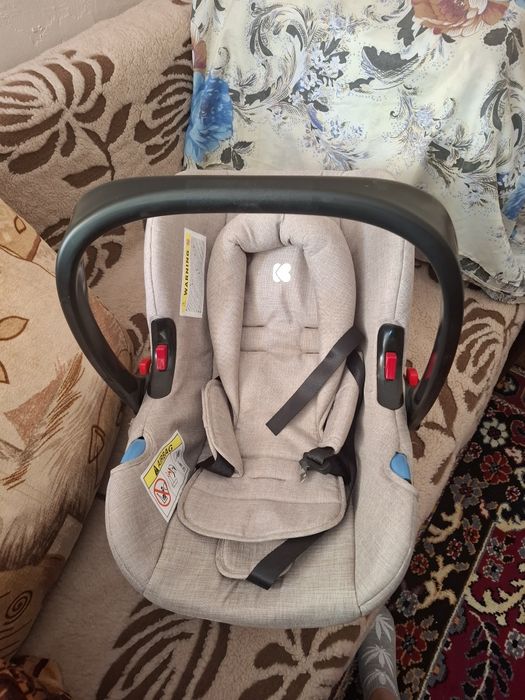 Продавам количка 3 в 1 на Kika Boo и кошара на 2 нива