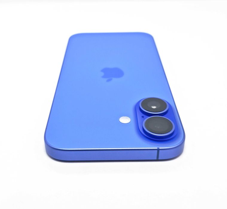 iPhone 16 128GB Ultramarine