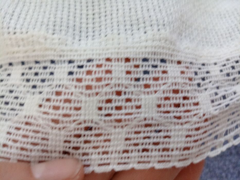 Fețe de masa cusute la mâna