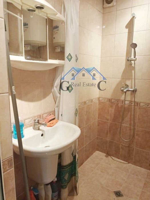 Стая от апартамент под наем 180 евро, под Общината