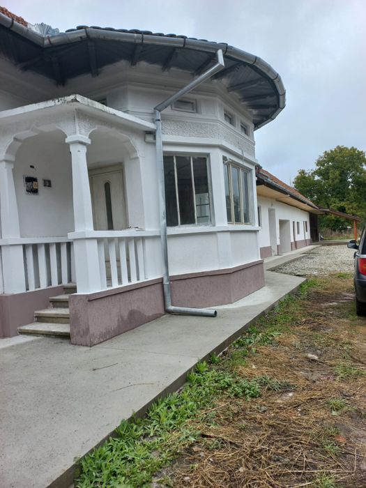 Vand casa-n satul Gura Vaii comuna recea judetul Brasov