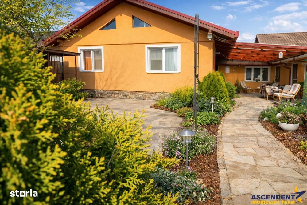Proprietate 3 camere + studio independent, gradina, curte, Cristesti,