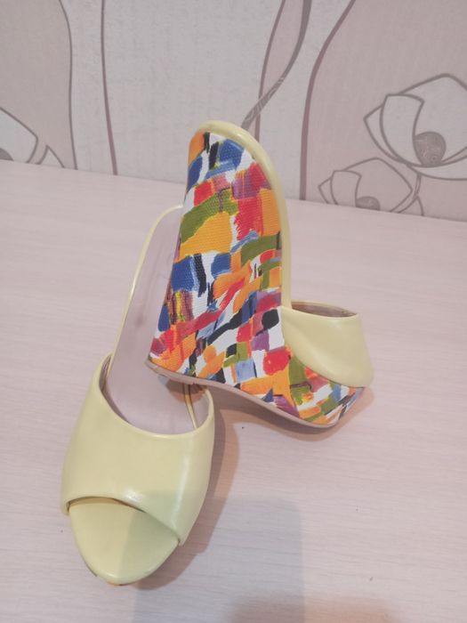 Продам туфли женские