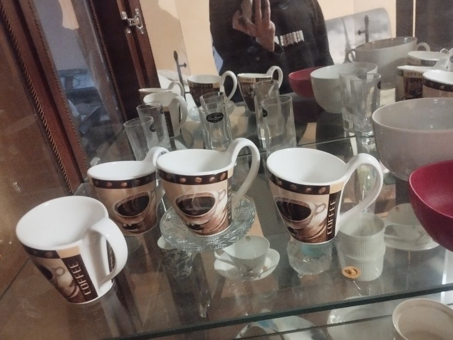 Продам стаканы и тврелки