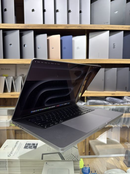 MacBook Pro 16 inch ritina ProMoition 4K M1Max 64GB 1TB SSD