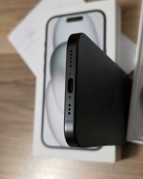 iPhone 15 cu 97% Bateria