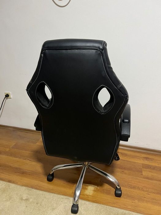 Офис стол удобен