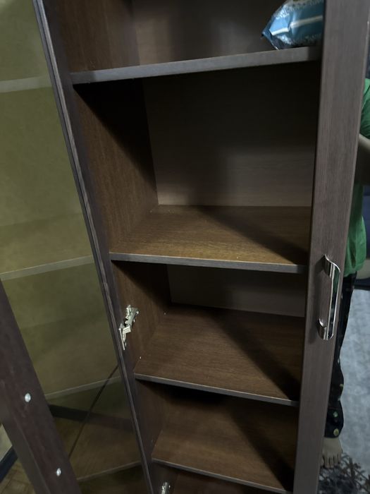 Продаю мебельную стенку