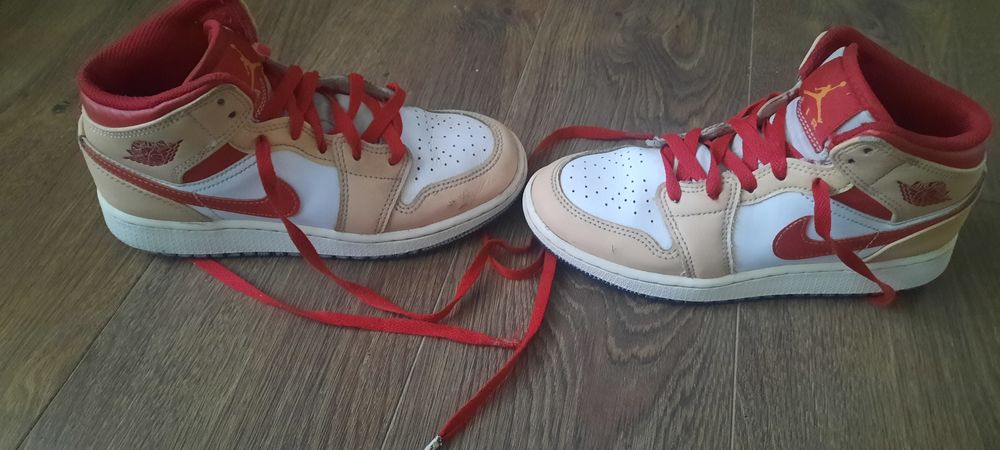 Air Jordan 1 Mid GS "Light Curry Cardinal Red"