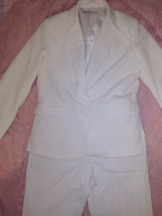 Продам костюм от манго