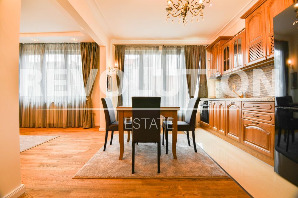 Дава се под наем Тристаен апартамент в София, Център - 110 кв.м за 1450 € - Снимка #2