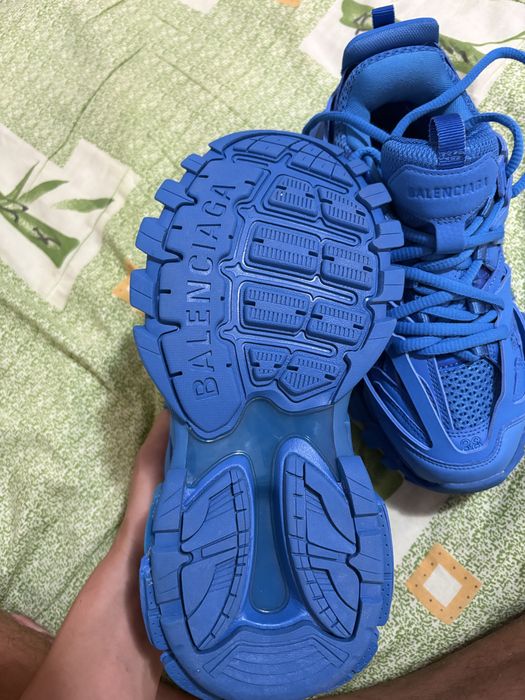 balenciaga track