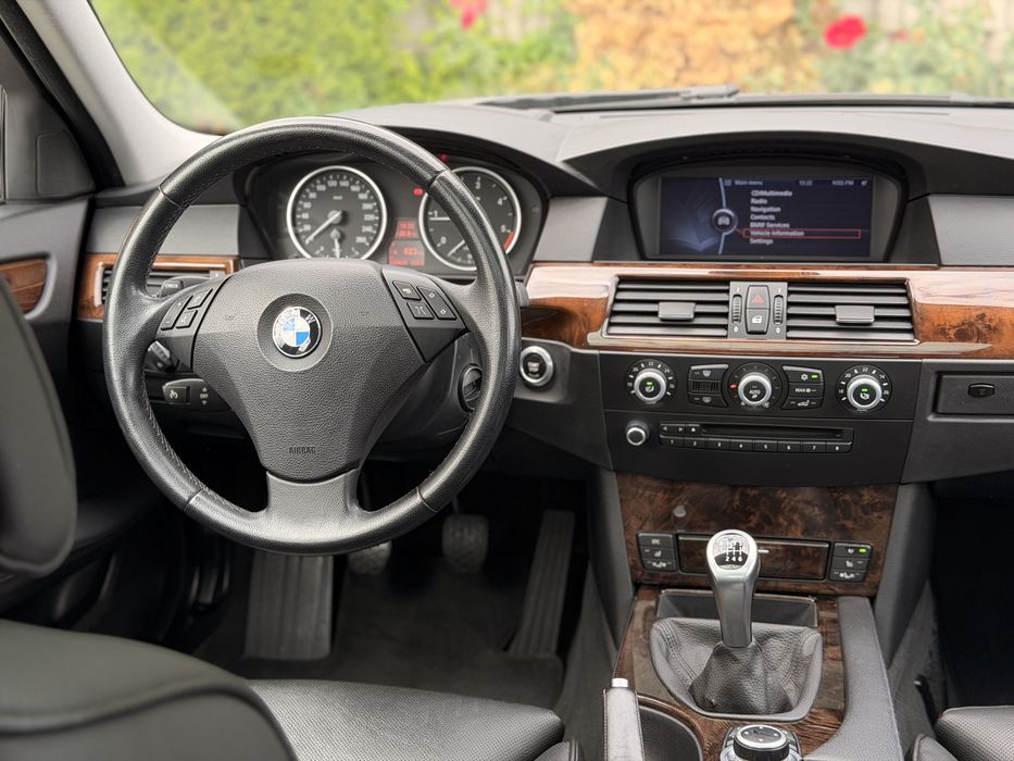 BMW Seria 5 E60 / 520d / 2009 / Night Vision / Soft Close / Scaune cu ventilatie / Comfort Acces