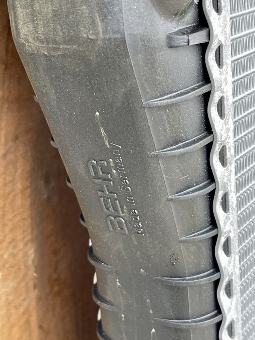 Радиатор охлаждения на BMW E38 E39 БМВ Е38 Е39