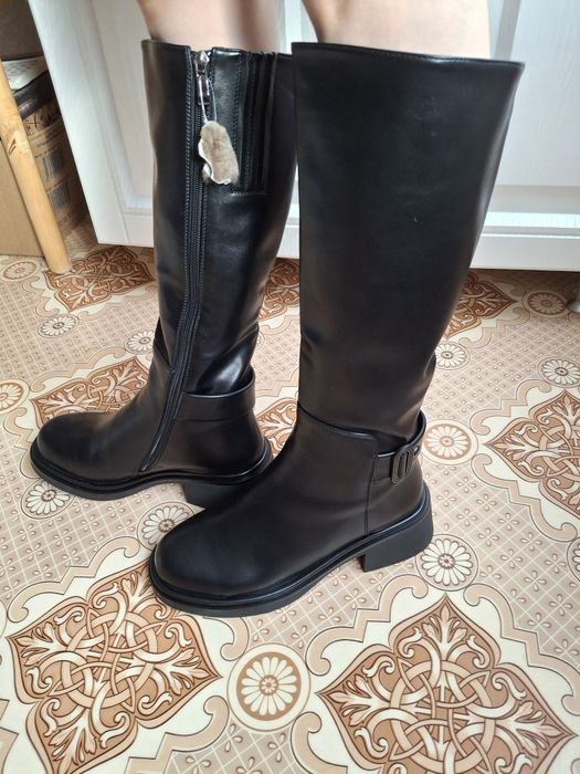 Продам новые сапоги