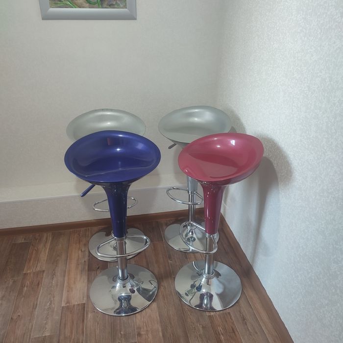 Продам барные стулья