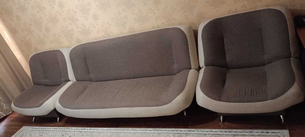 Диван и два кресла