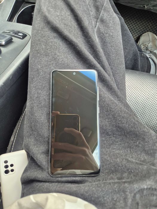 Samsung a51 телефон