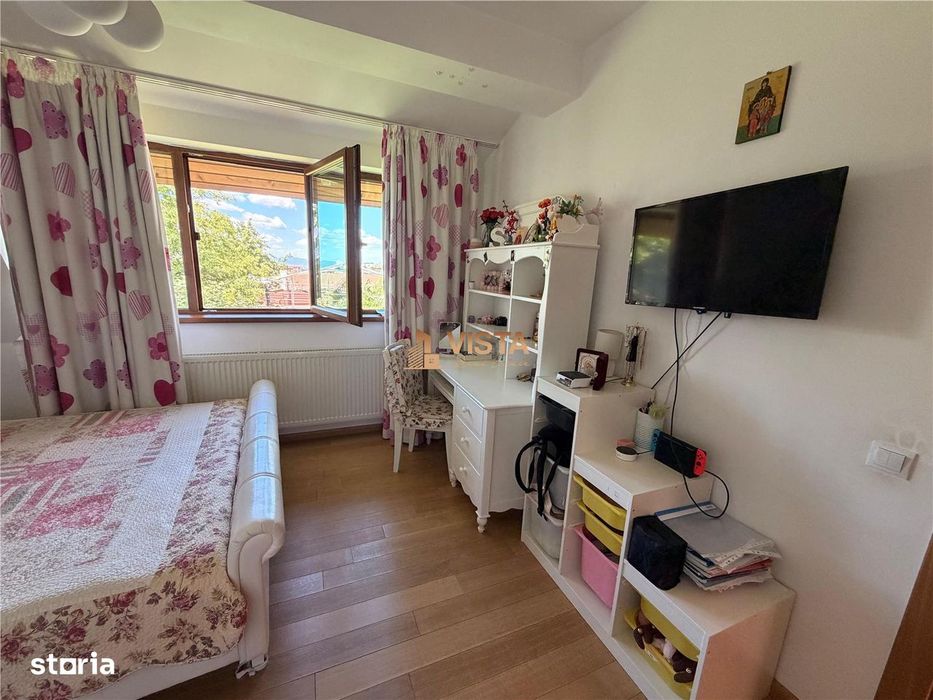 Casa tip duplex, zona Centru