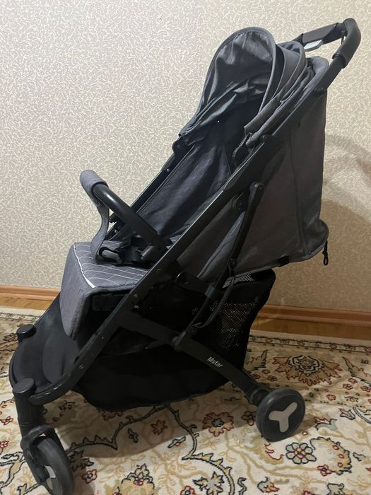 Продам прогулочную коляску