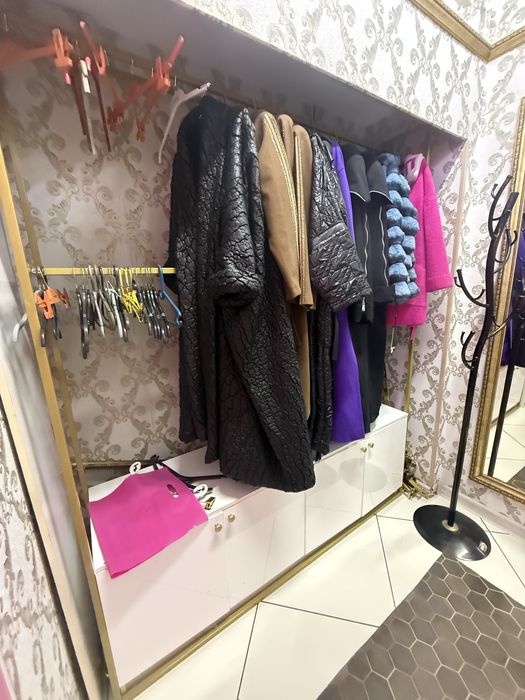 Продам стеллаж для бутика