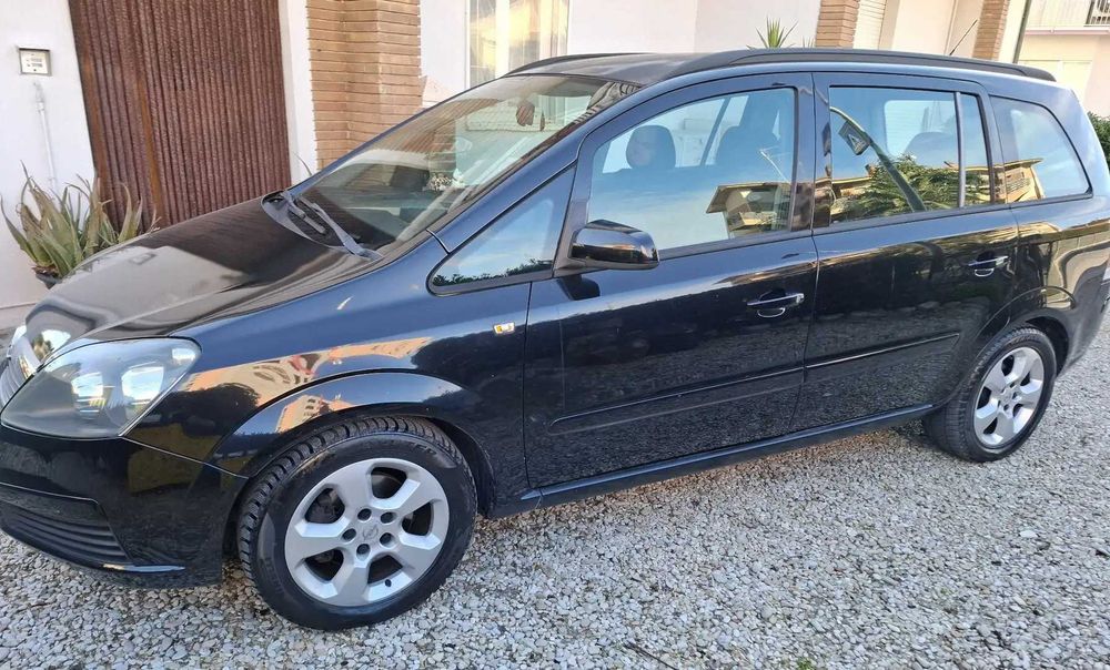 Opel Zafira B 1.9cdti 150к.с. 2006г. се продава на части
