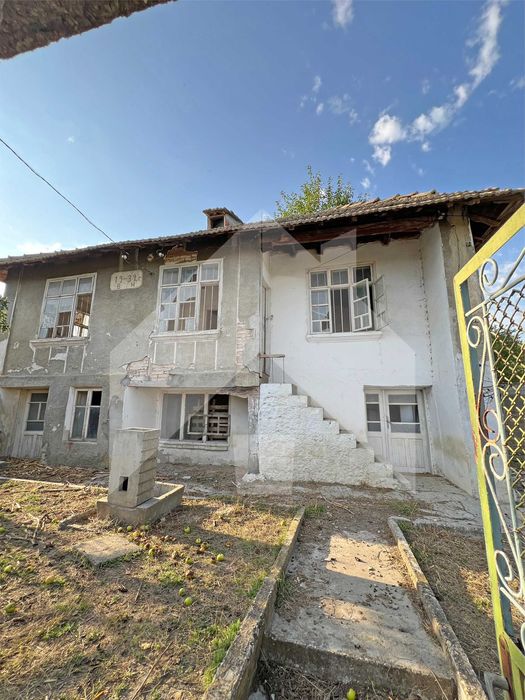 Продава се Къща в Нови пазар - 96 кв.м за 240 €/кв.м - Снимка #2