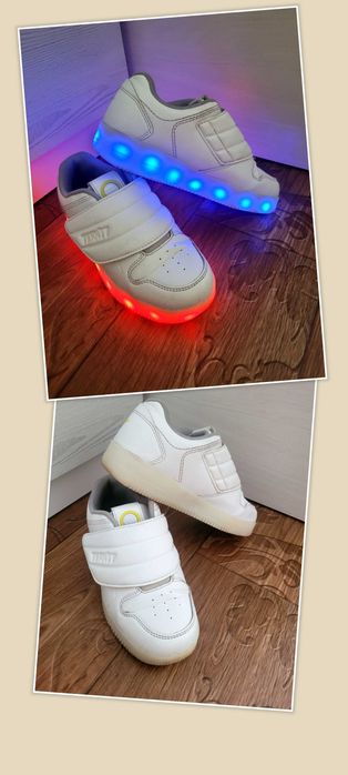 Кроссовки светящиеся
