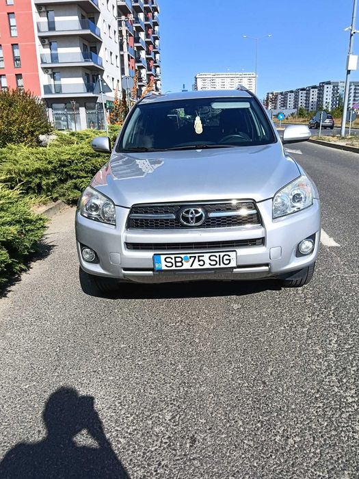 Mașină Toyota RAV4 2009