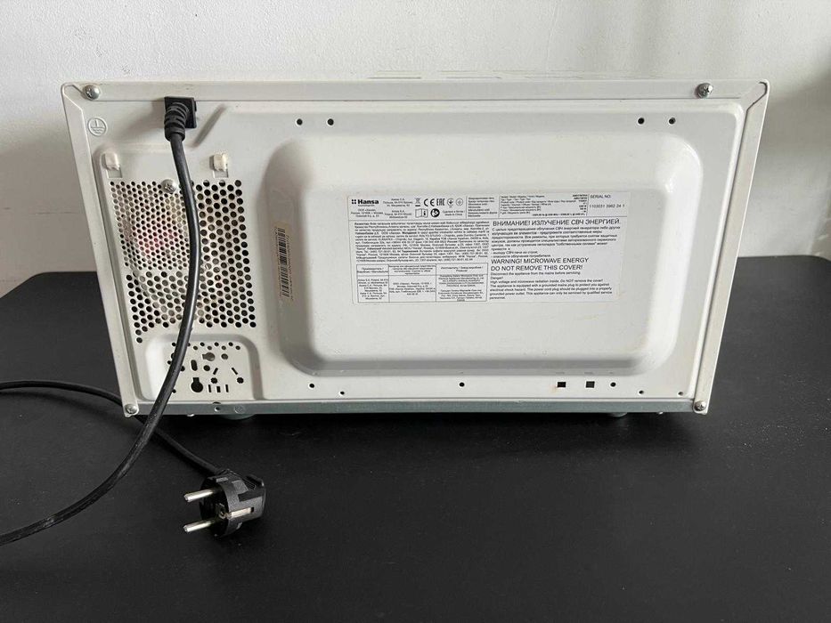 Cuptor cu microunde Hansa