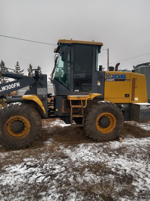 Продам фронтальный погрузчик