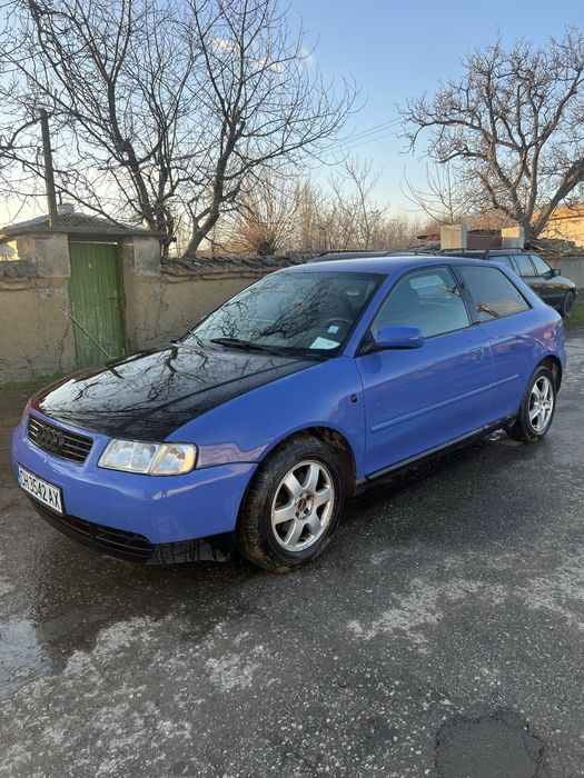 Продавам Audi 1.8