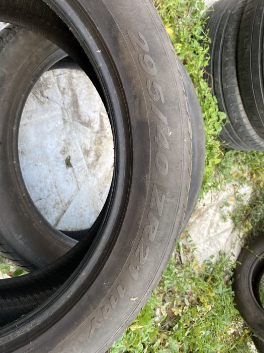 Пара шин 295/40/21