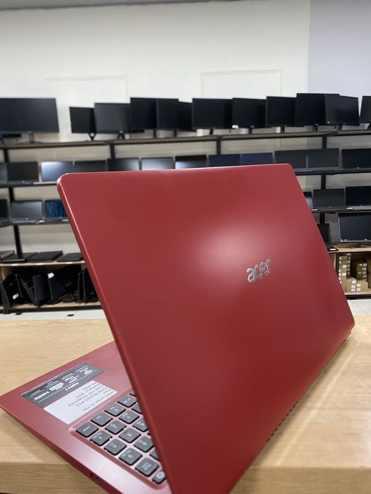 Ноутбук Acer i3-7th/RAM8/SSD512