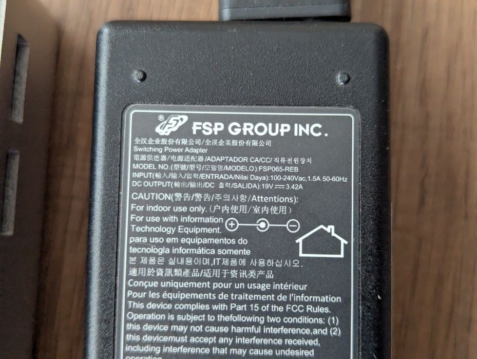 Intel® NUC Kit D34010WYK с V-NAND SSD SAMSUNG 860 и Crucial 2x4GB