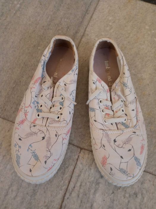 Обувь для девочек размер 36-37 в отличном состоянии по 50 тыс