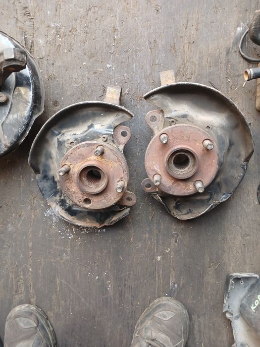 Цапфа Тоета Королла кузов 100