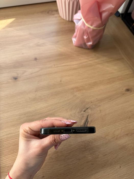 iPhone 15 – 128 GB – Stare foarte bună – 10 luni garanție