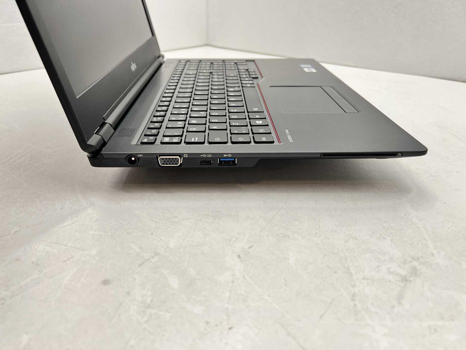 Реновиран лаптоп Fujitsu LIFEBOOK U758 15.6" IPS i5-8250U 16GB 260GB