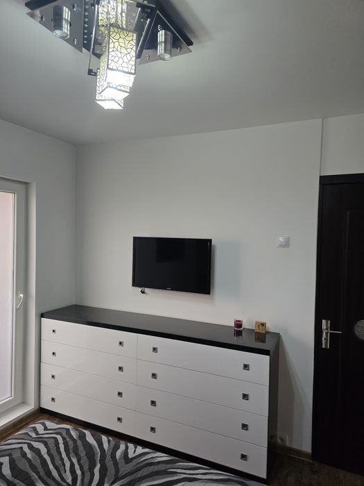 Vand apartament zona trust cu 2 camere