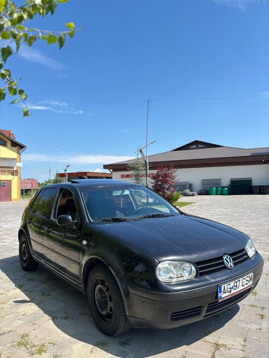 VOLKSWAGEN Golf 2002