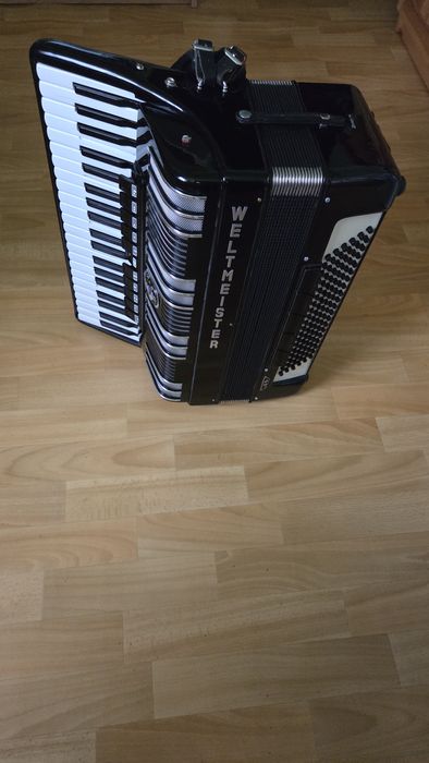 Акордеон  Weltmeister S4