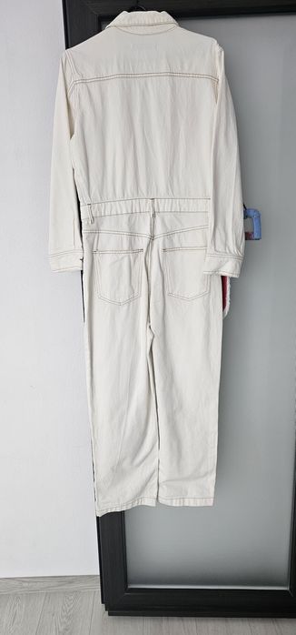 Vând salopeta de blugi Zara