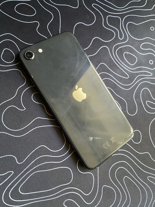 Срочно продам iPhone SE 2020 64GB Black, всё работает